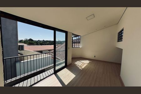 Casa de condomínio à venda com 300m², 3 quartos e 2 vagas Casa de condomínio à venda com 300m², 3 quartos e 2 vagasVaranda