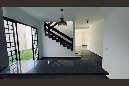 Cozinha de casa de condomínio à venda com 3 quartos, 300m² em Jardim Santa Genebra II (Barao Geraldo), Campinas