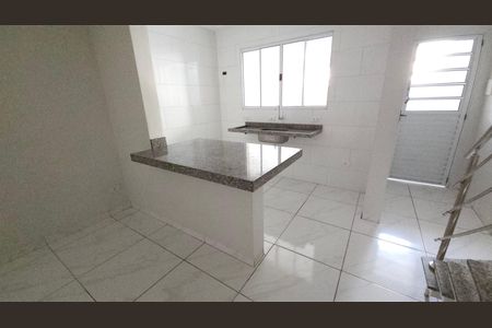 Casa para alugar com 140m², 2 quartos e 1 vaga Casa para alugar com 140m², 2 quartos e 1 vagaSala e Cozinha