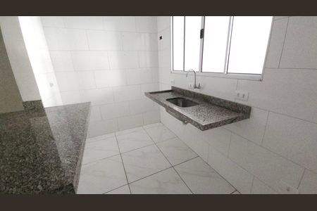 Sala e Cozinha de casa para alugar com 2 quartos, 140m² em Penha de França, São Paulo