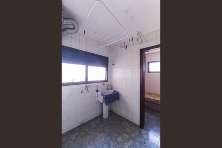 Apartamento para alugar com 160m², 3 quartos e 2 vagas Apartamento para alugar com 160m², 3 quartos e 2 vagasÁrea de Serviço