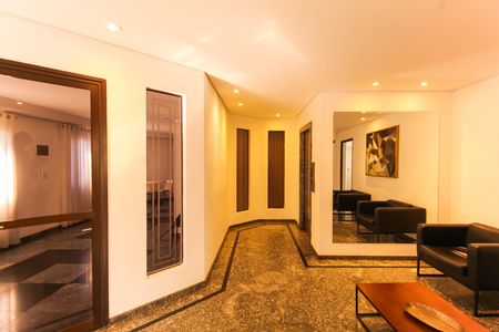 Apartamento para alugar com 160m², 3 quartos e 2 vagas Apartamento para alugar com 160m², 3 quartos e 2 vagasHall