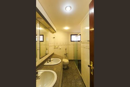 Apartamento para alugar com 160m², 3 quartos e 2 vagas Apartamento para alugar com 160m², 3 quartos e 2 vagasBanheiro da Suíte 1