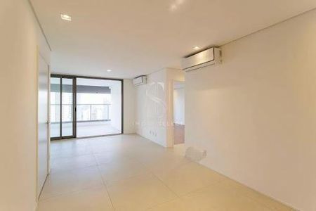 Apartamento à venda com 2 quartos, 115m² em Indianópolis, São Paulo