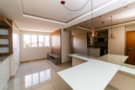 Sala de apartamento para alugar com 2 quartos, 60m² em Penha, Belo Horizonte