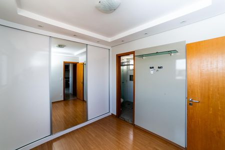 Apartamento para alugar com 60m², 2 quartos e 2 vagas Apartamento para alugar com 60m², 2 quartos e 2 vagasSuíte