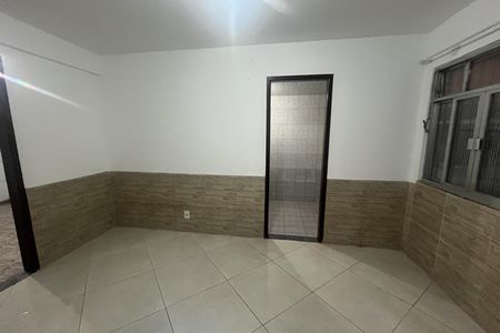 Sala de casa para alugar com 1 quarto, 40m² em Praia da Bandeira, Rio de Janeiro