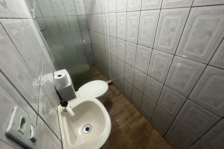 Banheiro de casa para alugar com 1 quarto, 40m² em Praia da Bandeira, Rio de Janeiro