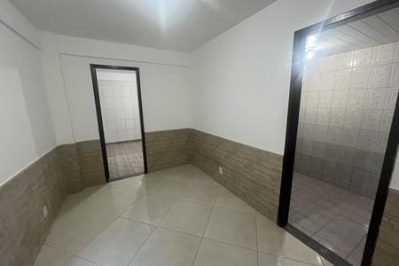 Sala de casa para alugar com 1 quarto, 40m² em Praia da Bandeira, Rio de Janeiro