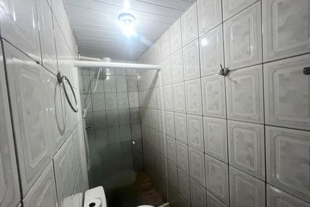 Banheiro de casa para alugar com 1 quarto, 40m² em Praia da Bandeira, Rio de Janeiro