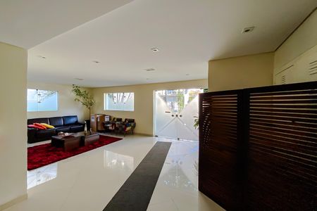 Apartamento à venda com 56m², 2 quartos e 1 vaga Apartamento à venda com 56m², 2 quartos e 1 vagaHall social