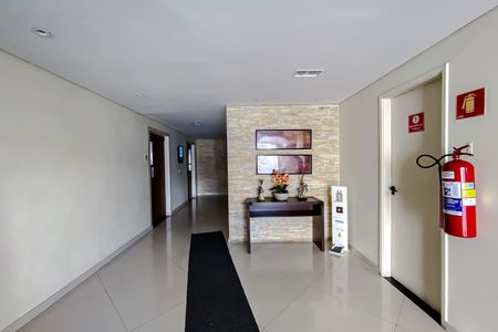 Apartamento à venda com 56m², 2 quartos e 1 vaga Apartamento à venda com 56m², 2 quartos e 1 vagaHall social