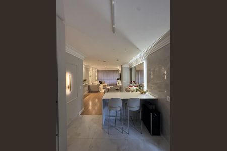 Apartamento à venda com 115m², 3 quartos e 2 vagas Apartamento à venda com 115m², 3 quartos e 2 vagasSala de Jantar