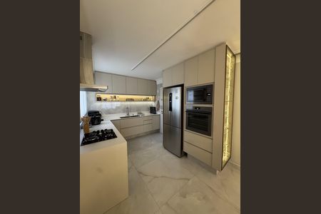 Apartamento à venda com 115m², 3 quartos e 2 vagas Apartamento à venda com 115m², 3 quartos e 2 vagasCozinha