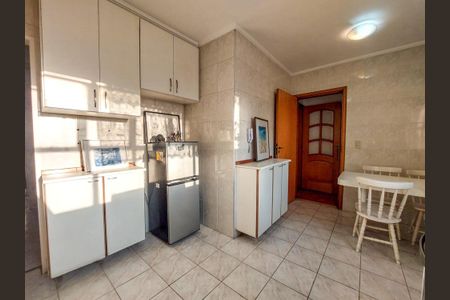 Apartamento para alugar com 124m², 3 quartos e 1 vaga Apartamento para alugar com 124m², 3 quartos e 1 vagaCozinha