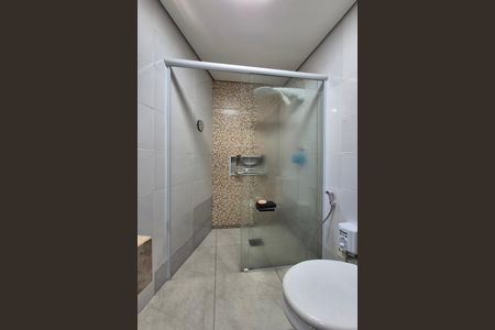 Casa para alugar com 244m², 4 quartos e 5 vagas Casa para alugar com 244m², 4 quartos e 5 vagasBanheiro da Suíte