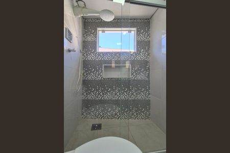 Casa para alugar com 244m², 4 quartos e 5 vagas Casa para alugar com 244m², 4 quartos e 5 vagasBanheiro da Suíte