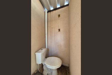 Banheiro de serviço de casa para alugar com 4 quartos, 244m² em Vila Santa Odila, Campinas