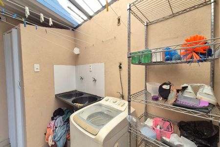 Casa para alugar com 244m², 4 quartos e 5 vagas Casa para alugar com 244m², 4 quartos e 5 vagasÁrea de Serviço