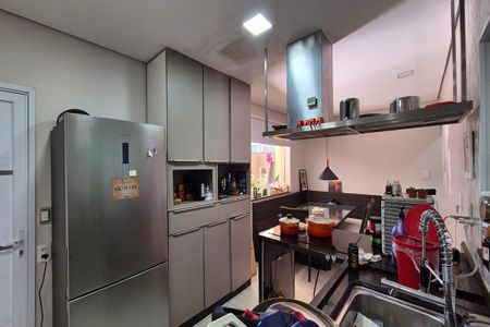 Casa para alugar com 244m², 4 quartos e 5 vagas Casa para alugar com 244m², 4 quartos e 5 vagasCozinha