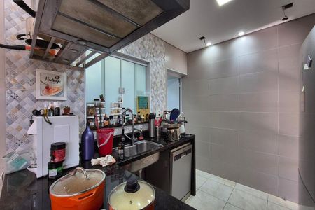 Casa para alugar com 244m², 4 quartos e 5 vagas Casa para alugar com 244m², 4 quartos e 5 vagasCozinha