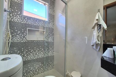 Casa para alugar com 244m², 4 quartos e 5 vagas Casa para alugar com 244m², 4 quartos e 5 vagasBanheiro da Suíte