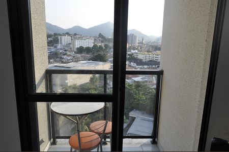 Apartamento para alugar com 1 quarto, 32m² em Todos Os Santos, Rio de Janeiro