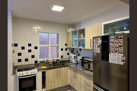 Apartamento à venda com 98m², 2 quartos e 2 vagasCOZINHA