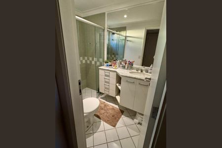 Apartamento à venda com 98m², 2 quartos e 2 vagasBANHEIRO QUARTO 2