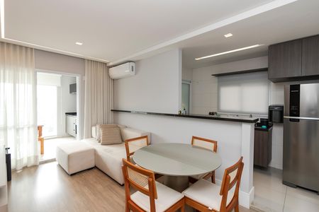 Apartamento à venda com 70m², 1 quarto e 1 vaga Apartamento à venda com 70m², 1 quarto e 1 vagaSala