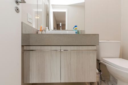 Apartamento à venda com 70m², 1 quarto e 1 vaga Apartamento à venda com 70m², 1 quarto e 1 vagaBanheiro da Suíte