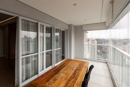 Apartamento à venda com 70m², 1 quarto e 1 vaga Apartamento à venda com 70m², 1 quarto e 1 vagaVaranda