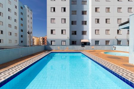 Apartamento para alugar com 65m², 2 quartos e 1 vagaÁrea comum - Piscina