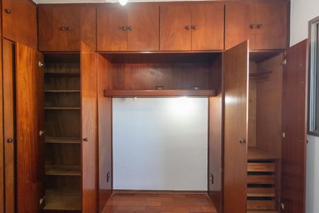Apartamento para alugar com 65m², 2 quartos e 1 vagaQuarto 02 - Armário