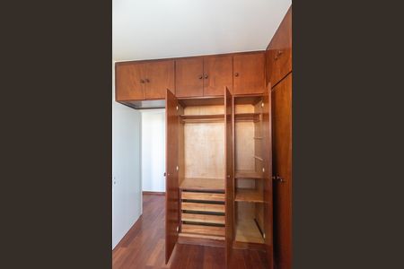 Apartamento para alugar com 65m², 2 quartos e 1 vagaQuarto 02 - Armário