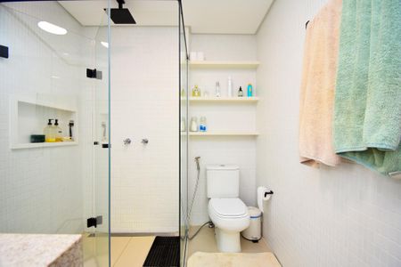 banheiro de kitnet/studio à venda com 1 quarto, 33m² em Jardim das Bandeiras, São Paulo