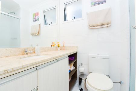 Apartamento à venda com 66m², 3 quartos e 2 vagasBanheiro Social