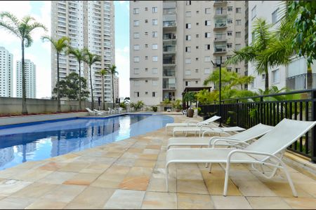 Apartamento à venda com 66m², 3 quartos e 2 vagas Apartamento à venda com 66m², 3 quartos e 2 vagasÁrea comum - Piscina