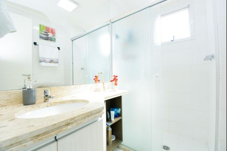 Apartamento à venda com 66m², 3 quartos e 2 vagasBanheiro da Suíte