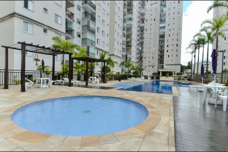 Apartamento à venda com 66m², 3 quartos e 2 vagas Apartamento à venda com 66m², 3 quartos e 2 vagasÁrea comum - Piscina