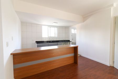 Sala/Cozinha de apartamento para alugar com 2 quartos, 54m² em Vila Itapura, Campinas