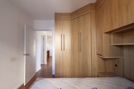 Quarto 1 de apartamento para alugar com 2 quartos, 54m² em Vila Itapura, Campinas