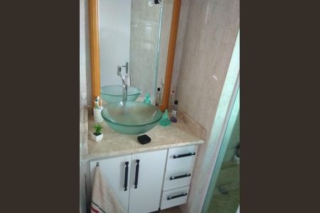 Apartamento à venda com 80m², 3 quartos e 1 vaga Apartamento à venda com 80m², 3 quartos e 1 vagaBanheiro