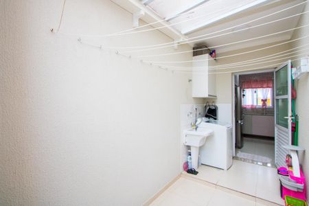 Casa à venda com 121m², 3 quartos e 3 vagas Casa à venda com 121m², 3 quartos e 3 vagasÁrea de serviço