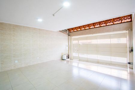 Casa à venda com 121m², 3 quartos e 3 vagas Casa à venda com 121m², 3 quartos e 3 vagasGaragem