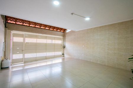 Casa à venda com 121m², 3 quartos e 3 vagas Casa à venda com 121m², 3 quartos e 3 vagasGaragem