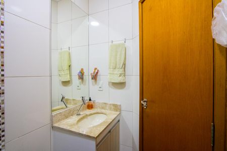 Casa à venda com 121m², 3 quartos e 3 vagas Casa à venda com 121m², 3 quartos e 3 vagasBanheiro social