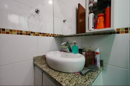 Casa de condomínio à venda com 72m², 3 quartos e 2 vagas Casa de condomínio à venda com 72m², 3 quartos e 2 vagasBanheiro da Suíte