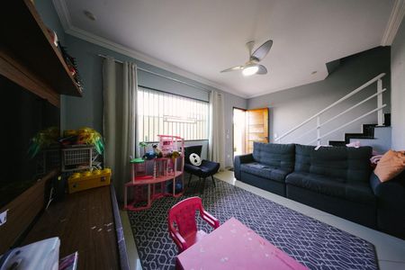 Casa de condomínio à venda com 72m², 3 quartos e 2 vagas Casa de condomínio à venda com 72m², 3 quartos e 2 vagasSala