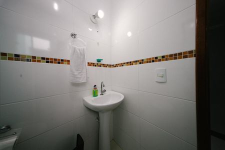 Casa de condomínio à venda com 72m², 3 quartos e 2 vagas Casa de condomínio à venda com 72m², 3 quartos e 2 vagasBanheiro